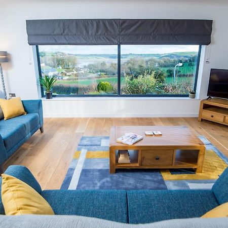 York Lodge- Spacious 3 Bed Bungalow With Wonderful Estuary Views Лохарн Экстерьер фото